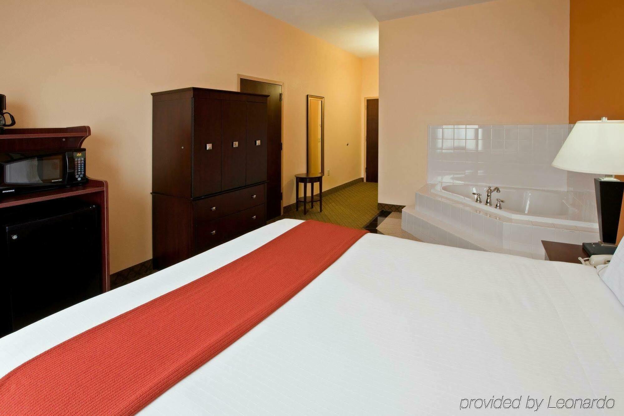 Holiday Inn Express Hotel & Suites Ashland By Ihg Exterior foto